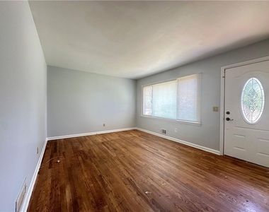 967 Pine Roc Drive - Photo Thumbnail 2