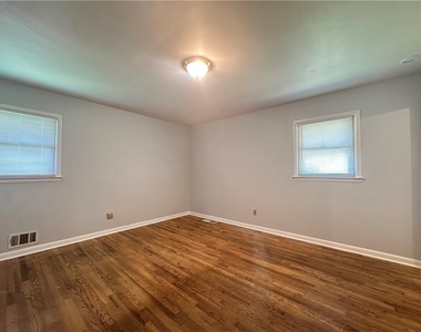 967 Pine Roc Drive - Photo Thumbnail 10