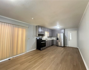 967 Pine Roc Drive - Photo Thumbnail 3
