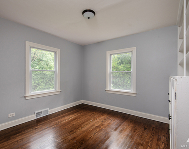 923 W Plainfield Road - Photo Thumbnail 9