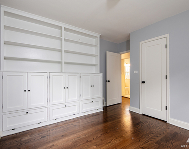 923 W Plainfield Road - Photo Thumbnail 6