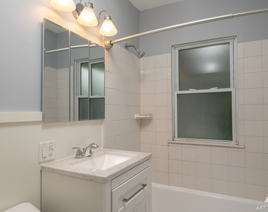923 W Plainfield Road - Photo Thumbnail 7