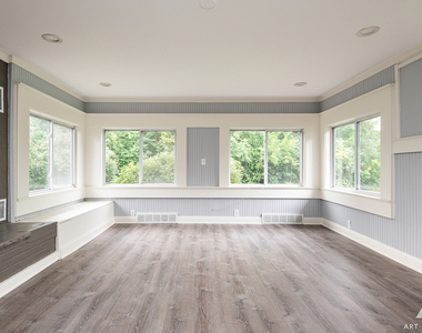 923 W Plainfield Road - Photo Thumbnail 5