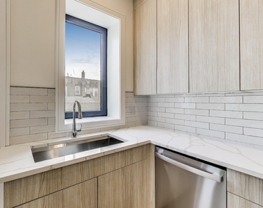 2023 N Drake Avenue - Photo Thumbnail 6