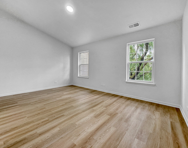 1089 Ellsworth Drive - Photo Thumbnail 7