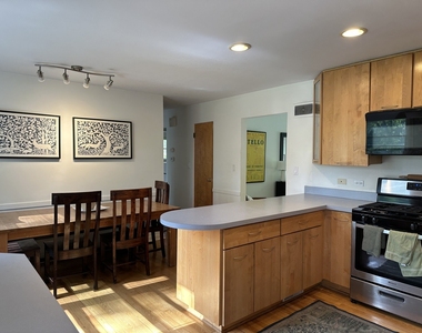 651 Lincoln Avenue - Photo Thumbnail 3