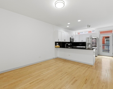 16 S Aberdeen Street - Photo Thumbnail 12