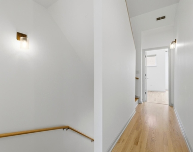 16 S Aberdeen Street - Photo Thumbnail 16