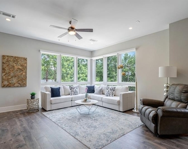 1227 Chelsea Circle - Photo Thumbnail 8