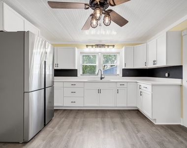 310 Godfrey Avenue - Photo Thumbnail 10