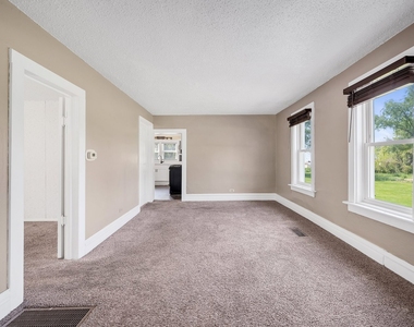 310 Godfrey Avenue - Photo Thumbnail 5