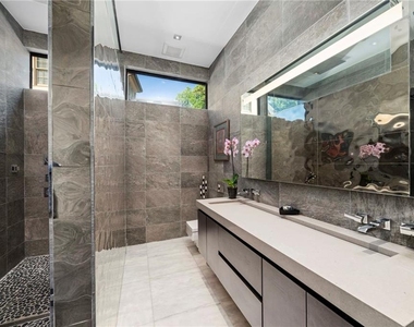 937 Berkshire Road Ne - Photo Thumbnail 32
