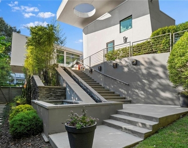 937 Berkshire Road Ne - Photo Thumbnail 56