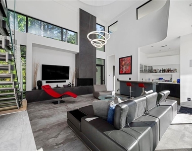 937 Berkshire Road Ne - Photo Thumbnail 24