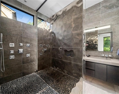 937 Berkshire Road Ne - Photo Thumbnail 33
