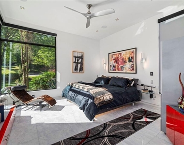 937 Berkshire Road Ne - Photo Thumbnail 31