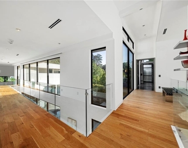 937 Berkshire Road Ne - Photo Thumbnail 35