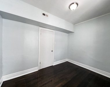 8856 S Lowe Avenue - Photo Thumbnail 12