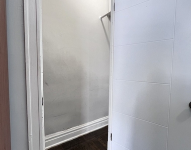 8856 S Lowe Avenue - Photo Thumbnail 14