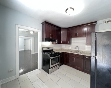 8856 S Lowe Avenue - Photo Thumbnail 5
