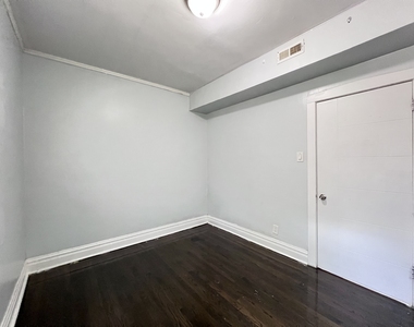 8856 S Lowe Avenue - Photo Thumbnail 23