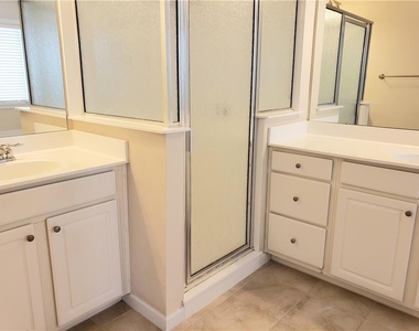 5201 Wellsley Bend - Photo Thumbnail 14