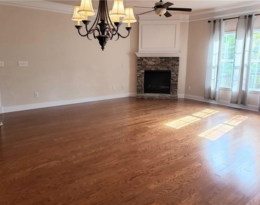 5201 Wellsley Bend - Photo Thumbnail 2