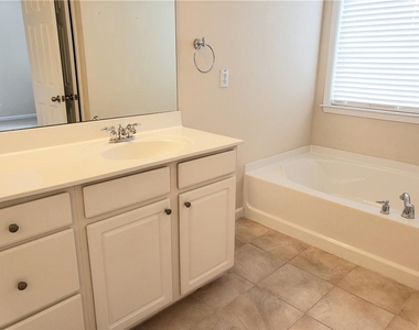 5201 Wellsley Bend - Photo Thumbnail 15