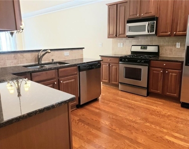5201 Wellsley Bend - Photo Thumbnail 10