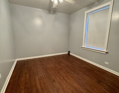 6143 S Major Avenue - Photo Thumbnail 4