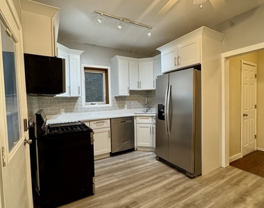 6143 S Major Avenue - Photo Thumbnail 6
