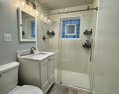 6143 S Major Avenue - Photo Thumbnail 12