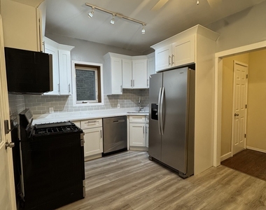 6143 S Major Avenue - Photo Thumbnail 9