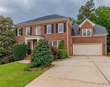 714 Fairview Club Circle - Photo Thumbnail 8