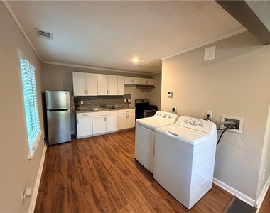 10 Rockmart Drive Nw - Photo Thumbnail 1