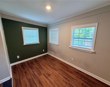 10 Rockmart Drive Nw - Photo Thumbnail 8