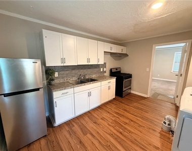 10 Rockmart Drive Nw - Photo Thumbnail 3