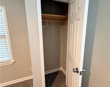 10 Rockmart Drive Nw - Photo Thumbnail 7