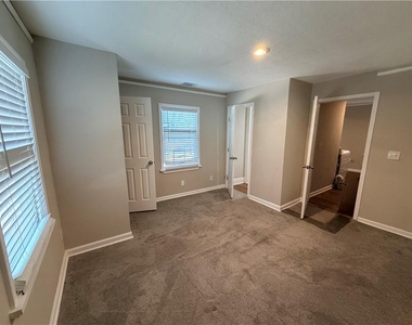 10 Rockmart Drive Nw - Photo Thumbnail 5