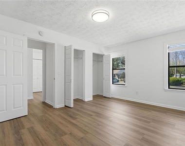 129 Sandalwood Cir - Photo Thumbnail 24