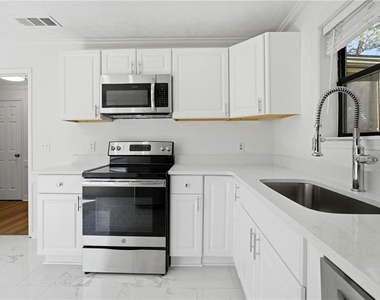 129 Sandalwood Cir - Photo Thumbnail 26
