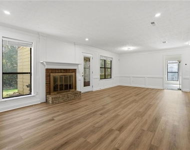 129 Sandalwood Cir - Photo Thumbnail 10