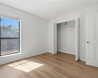 129 Sandalwood Cir - Photo Thumbnail 18
