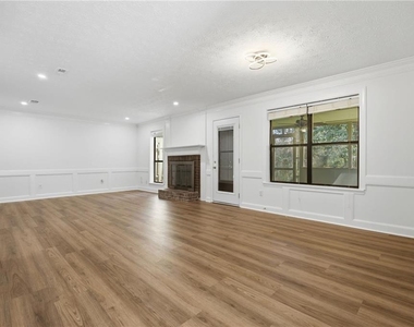 129 Sandalwood Cir - Photo Thumbnail 8