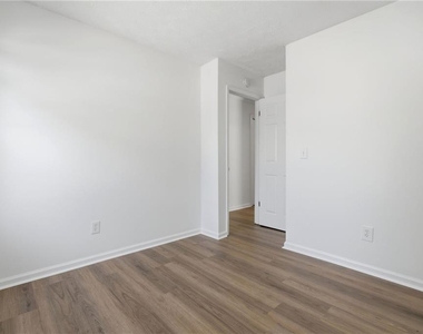 129 Sandalwood Cir - Photo Thumbnail 22
