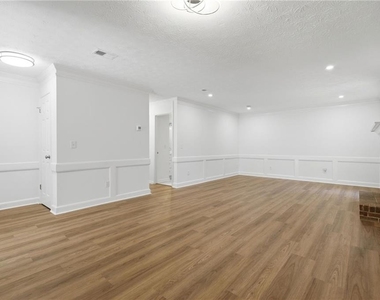 129 Sandalwood Cir - Photo Thumbnail 9