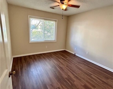 7015 Sand Wedge Circle Nw - Photo Thumbnail 5