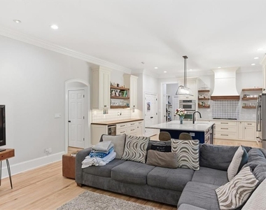 1247 Manor Oaks Court - Photo Thumbnail 19