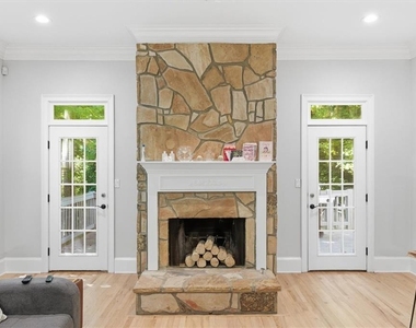 1247 Manor Oaks Court - Photo Thumbnail 18