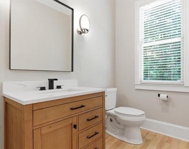 1247 Manor Oaks Court - Photo Thumbnail 12